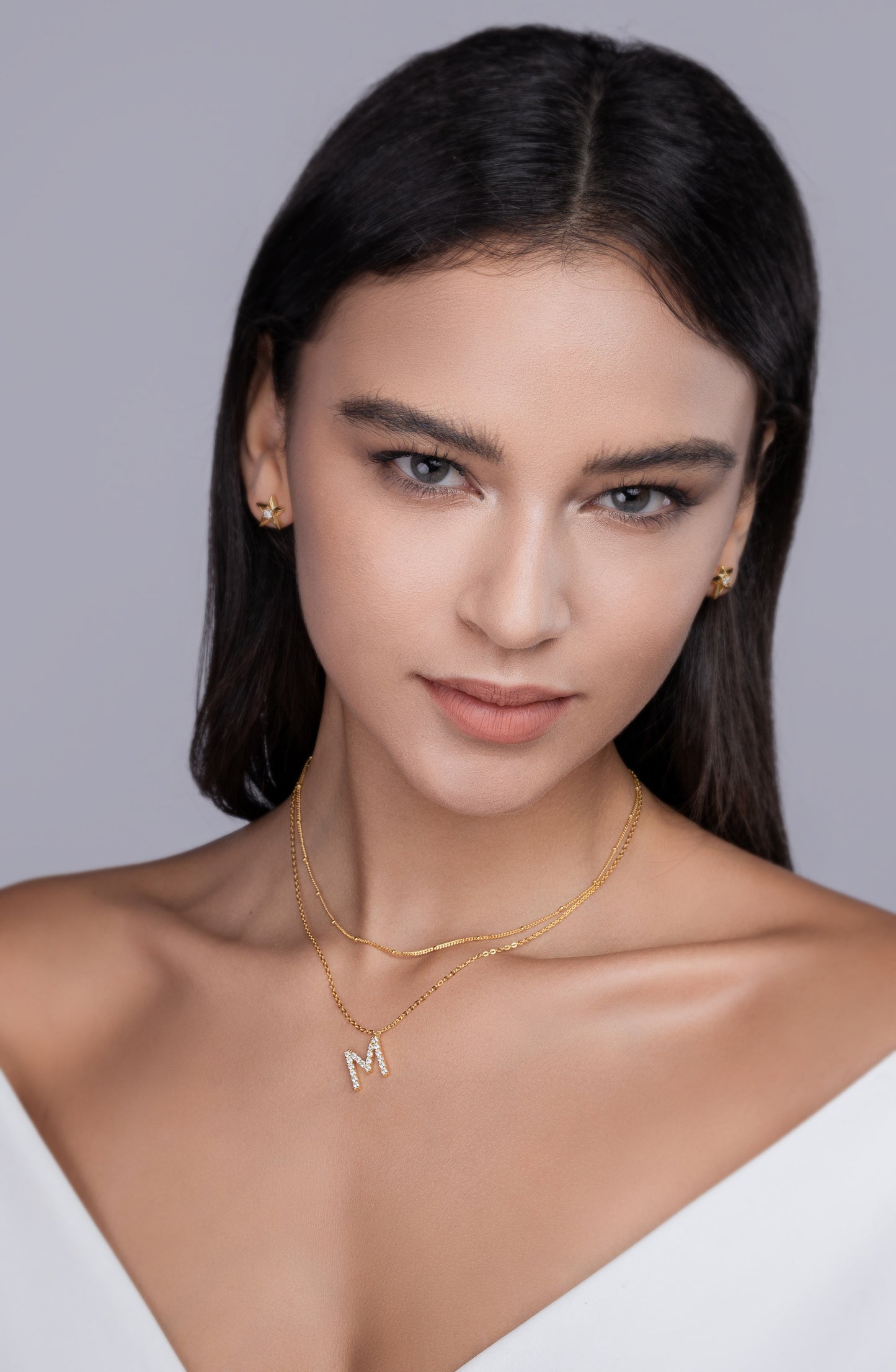 Engraved With Top-quality Moissanite, This Luxurious And Fashionable Minimalist Jewelry Consists Of A Silver Pendant Necklace, A Collar Chain, And S925 Silver Electroplated With Gold.